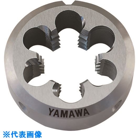 オレンジブック トラスコ中山　TRUSCOヤマワ ポイントソリッドダイス DPO S2 M24X1 50径 〔品番:DPOS2M24X150〕[ 注番:2167796]特長●切りくずがダイス前方に排出されることで切りくずトラブルが軽減し、高精度なおねじの連続機械加工が可能になりました。●新ダイス等級の採用により、ニーズに合わせたダイスの等級が選択可能となりました。●ダイス表面の面取り部にマーキングすることで、加工方向の識別が容易になりました。●ダイス裏面に沈みを設けることで、ホルダ装着時に端面の密着性が向上しました。用途●おねじ加工用。●被削材：低炭素鋼、中炭素鋼、黄銅、黄銅鋳物、アルミ圧延材、アルミ合金鋳物に。仕様●呼び寸法：M24●ピッチ(mm)：1●外径(mm)：50●厚さ(mm)：16●加工ねじ：メートルねじ●精度：S2●切りくず穴数：6●食付き山数：1.5山●表面処理：ノンコーティング仕様2材質/仕上●高速度工具鋼（HSS）セット内容/付属品注意原産国（名称）日本JANコード4582639515842本体質量148gオレンジブック トラスコ中山　TRUSCOヤマワ ポイントソリッドダイス DPO S2 M24X1 50径 〔品番:DPOS2M24X150〕[注番:2167796][本体質量：148g]《包装時基本サイズ：56×56×24》〔包装時質量：148g〕分類》切削工具》ねじ切り工具》ダイス☆納期情報：メーカー取り寄品（弊社より発送）