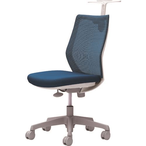 オレンジブック トラスコ中山　TRUSCOOKAMURA CG-M 肘無 背メッシュ ハンガー有 ホワイトボディ ナイロンキャスター ミディアムブルー 〔品番:CG12WRFZK3〕[ 注番:2168499]特長●スマートなデザインと身体のことを考え抜いたオカムラ独自の設計で、柔らかな座り心地を備えたCG-Mシリーズです。●座面下のメカ部を小さくすることで、座面の高さを最低385mmまで下げられることにより、小柄な人もかかとをしっかりと床につけた姿勢で座れるコンパクトシーティングです。●座るときに椅子を引き出しやすいよう、背フレームに手掛けを設けています。用途●オフィス用に。仕様●座幅(mm)：463●座奥行(mm)：428●幅(mm)：463●奥行(mm)：541●高さ(mm)：824〜916●張地：ポリエステル●色：ミディアムブルー●肘有無：無●座高(mm)：385〜477●脚外径(mm)：φ597仕様2●完成品●肘なしタイプ●背メッシュ・座クッションタイプ●ハンガー付タイプ●ホワイトボディ●ナイロンキャスター仕様●背ロッキング角度：10°材質/仕上●背フレーム・座シェル：樹脂成型品●支基：スチール●脚：樹脂成型品●ハンガー：樹脂成型品セット内容/付属品注意原産国（名称）日本JANコード4906076739386本体質量12.3kgオレンジブック トラスコ中山　TRUSCOOKAMURA CG-M 肘無 背メッシュ ハンガー有 ホワイトボディ ナイロンキャスター ミディアムブルー 〔品番:CG12WRFZK3〕[注番:2168499][本体質量：12.3kg]《包装時基本サイズ：650×595×990》〔包装時質量：18kg〕分類》オフィス・住設用品》オフィス家具》オフィスチェア☆納期情報：オレンジブック掲載以外でメーカー直送品【法人限定＝会社名ご記入お願い致します。】