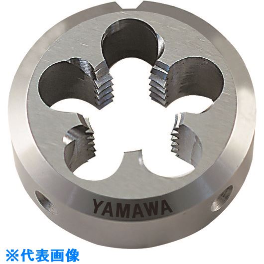 オレンジブック トラスコ中山　TRUSCOヤマワ ポイントソリッドダイス DPO S2 M18X1 50径 〔品番:DPOS2M18X150〕[ 注番:2171024]特長●切りくずがダイス前方に排出されることで切りくずトラブルが軽減し、高精度なおねじの連続機械加工が可能になりました。●新ダイス等級の採用により、ニーズに合わせたダイスの等級が選択可能となりました。●ダイス表面の面取り部にマーキングすることで、加工方向の識別が容易になりました。●ダイス裏面に沈みを設けることで、ホルダ装着時に端面の密着性が向上しました。用途●おねじ加工用。●被削材：低炭素鋼、中炭素鋼、黄銅、黄銅鋳物、アルミ圧延材、アルミ合金鋳物に。仕様●呼び寸法：M18●ピッチ(mm)：1●外径(mm)：50●厚さ(mm)：16●加工ねじ：メートルねじ●精度：S2●切りくず穴数：5●食付き山数：1.5山●表面処理：ノンコーティング仕様2材質/仕上●高速度工具鋼（HSS）セット内容/付属品注意原産国（名称）日本JANコード4582639515583本体質量156gオレンジブック トラスコ中山　TRUSCOヤマワ ポイントソリッドダイス DPO S2 M18X1 50径 〔品番:DPOS2M18X150〕[注番:2171024][本体質量：156g]《包装時基本サイズ：56×56×24》〔包装時質量：156g〕分類》切削工具》ねじ切り工具》ダイス☆納期情報：仕入れ先通常在庫品 (欠品の場合有り)