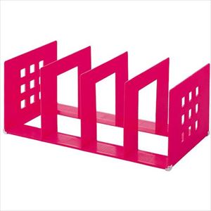オレンジブック トラスコ中山　TRUSCOLIHIT 仕切ラック＜2L＞ 赤 〔品番:A73223〕[ 注番:2274414]特長●底の四隅のL字型の滑り止めがポイントで、タテ置き・ヨコ置きどちらで使ってもすべりにくいです。●エラストマー製のL字型の滑り止めがラックの滑りを防止します。●底部のリブ加工がファイルやホルダーの滑りを防止します。用途●デスク上、デスク下に置いて整理整頓に。仕様●幅(mm)：390●奥行(mm)：208●高さ(mm)：160仕様2材質/仕上●本体：ハイインパクトポリスチレン●滑り止め：エラストマー樹脂セット内容/付属品注意原産国（名称）中国JANコード4903419817572本体質量700gオレンジブック トラスコ中山　TRUSCOLIHIT 仕切ラック＜2L＞ 赤 〔品番:A73223〕[注番:2274414][本体質量：700g]《包装時基本サイズ：208×390×160》〔包装時質量：700g〕分類》オフィス・住設用品》文具・事務用品》クリップボード・ブックエンド☆納期情報：メーカー取り寄品（弊社より発送）