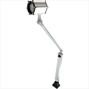 オレンジブック トラスコ中山　TRUSCONIKKI 防水型LEDスポットライト 6W AC100 〔品番:NLSL05CAC〕[ 注番:2530033]特長●NLS-05シリーズは本体がアルミで構成され、放熱性も良く、強固な設計です。●定電流IC回路を採用し、電圧の変動があっても一定の照度を保ち、チラツキがなく、さらにLEDの長寿命化も実現しています。●独自設計の保護回路を設け、突入電流やサージ、瞬時停電に対応しており、高い絶縁性を有するので機内照明に最適です。●LEDは世界的に信頼性の高いメーカーを採用しています。用途●産業機械照明、設備機械照明、外観検査照明仕様●明るさ(lm)：430●光源色：昼光色(5700K)●電源(V)：AC100●消費電力(W)：6●定格寿命(時間)：40000●ライト部径(mm)：74.5●アーム長さ(mm)：415×400●定格電圧：AC100〜240V●定格電圧(V)：AC100〜240V仕様2●定格電圧(V)：AC100〜240V●電線種：VCTF●保護等級：IP67(ヘッドケース内のみ)●電源コード長さ(m)：2材質/仕上セット内容/付属品注意●ケーブルは3M先バラです原産国（名称）台湾JANコード4571328414610本体質量1.5kgオレンジブック トラスコ中山　TRUSCONIKKI 防水型LEDスポットライト 6W AC100 〔品番:NLSL05CAC〕[注番:2530033][本体質量：1.5kg]《包装時基本サイズ：590×210×110》〔包装時質量：1640g〕分類》工事・照明用品》作業灯・照明用品》装置照明☆納期情報：メーカー取り寄品（弊社より発送）