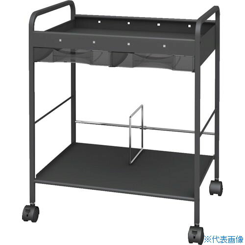 オレンジブック トラスコ中山　TRUSCOTRUSCO アンダーデスクワゴン 521×388×H600 〔品番:ADW4935〕[ 注番:3816344]特長●デスクの下に収納でき、デスクサイドでも使えます。●A4書類や小物が収納できる引出し付きです。●ワゴンの下側につま先がぶつかりません。●A4ファイルを立てて収納可能です。用途●デスク周りで使用する様々なものの収納に。仕様●間口(mm)：521●奥行(mm)：388●高さ(mm)：600●色：サテンブラック●段数(段)：2●最大積載量(kg/台)：44●耐荷重(kg/段)：トレー：15、棚板：25●キャスター径(mm)：40●引出し有効内寸(mm)：225×318×37●トレー有効内寸(mm)：461×325●棚板有効内寸(mm)：467×336×340仕様2材質/仕上●本体：スチール（粉体塗装）●キャスター：ナイロン●引出し：再生スチロール樹脂セット内容/付属品注意●提供不可：chemSHERPA、ミルシート原産国（名称）日本JANコード4550414091225本体質量7.5kgオレンジブック トラスコ中山　TRUSCOTRUSCO アンダーデスクワゴン 521×388×H600 〔品番:ADW4935〕[注番:3816344][本体質量：7.5kg]《包装時基本サイズ：395×580×155》〔包装時質量：8400g〕分類》オフィス・住設用品》オフィス家具》ファイルワゴン☆納期情報：仕入れ先通常在庫品 (欠品の場合有り)