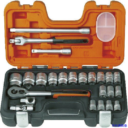 オレンジブック トラスコ中山　TRUSCOBAHCO ソケット・スパナセット 〔品番:S240〕[ 注番:3870511]特長●12.7mm差込角のソケットレンチスターターキットです。●コンパクトで持ち運びに最適です。●普段の作業から出張作業に至るまであらゆる場面で使いやすいセットです。用途●機械整備●車両整備仕様●差込角(mm)：12.7●セット内容(点)：25●ソケット内容(mm)：10、11、12、13、14、15、16、17、18、19、20、21、22、23、24、27、30，32●ソケット内容：10〜32mm●対辺形状：6角仕様2材質/仕上●クロムバナジウム鋼セット内容/付属品●ソケットダイナミックドライブ（6角）：10、11、12、13、14、15、16、17、18、19、20、21、22、23、24、27、30，32mm●エクステンションバー：125，250mm●ユニバーサルジョイント、スライドヘッドアダプター、スピナーハンドル●クイックリリース付2コンポーネントラチェットハンドル（60ギア、270mm）●取外し式部品ケース注意原産国（名称）台湾JANコード7314150104017本体質量4.71kgオレンジブック トラスコ中山　TRUSCOBAHCO ソケット・スパナセット 〔品番:S240〕[注番:3870511][本体質量：4.71kg]《包装時基本サイズ：376×217×103》〔包装時質量：4726g〕分類》手作業工具》ソケットレンチ》ソケットレンチセット☆納期情報：仕入れ先通常在庫品 (欠品の場合有り)