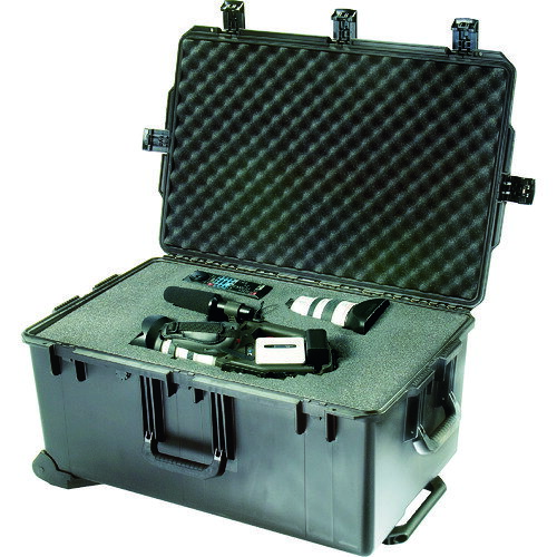 オレンジブック トラスコ中山　TRUSCOPELICAN ストームケース ラージケース IM2975黒 795×518×394 〔品番:IM2975BK〕[ 注番:4207165]特長●ストームケースは高い気密性・防水性と耐衝撃性、耐圧性、防じん性を兼ね備えた、軽量ボディーのタフツールケースです。●過酷な環境を耐えうる、タフなケースとして多くのプロフェッショナルに信頼されています。●産業界においても、精密機器の搬送・運搬用に広く用いられています。●大型のプロテクターツールケースです。用途●各種精密機器などの安全な運搬、保管に。●パソコンや大型の計測機器などの保管に。仕様●色：ブラック●外形寸法(mm)間口：795●外形寸法(mm)奥行：518●外形寸法(mm)高さ：394●有効内寸(mm)間口：737●有効内寸(mm)奥行：457●有効内寸(mm)高さ：351●タイプ：ウレタンフォーム付●底の深さ(mm)：300●フタの深さ(mm)：51●使用温度(℃)：−29〜60仕様2●外寸(間口×奥行×高さ)：795×518×394mm●有効内寸(間口×奥行×高さ)：737×457×351mm●キャスター付●伸縮ハンドル付●南京錠取付穴径：6.0mm(南京錠別売)●ブロックウレタンフォーム(1.5cm毎の切れ込み／任意の形状に切り取り加工可能)●プッシュタイプラッチ●Oリング(ネオブレン)●自動気圧調整バルブ材質/仕上●本体:高強度ポリプロピレン系樹脂（HPX）セット内容/付属品注意原産国（名称）アメリカJANコード本体質量13.4kgオレンジブック トラスコ中山　TRUSCOPELICAN ストームケース ラージケース IM2975黒 795×518×394 〔品番:IM2975BK〕[注番:4207165][本体質量：13.4kg]《包装時基本サイズ：790×395×530》〔包装時質量：13550g〕分類》手作業工具》工具箱》プロテクターツールケース☆納期情報：仕入れ先通常在庫品 (欠品の場合有り)