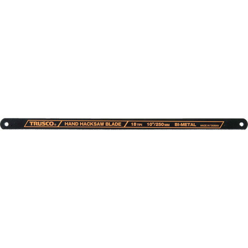 オレンジブック トラスコ中山　TRUSCOTRUSCO ハンドソー替刃 バイメタル 300mmX18山 5枚入 〔品番:THS300185P〕[ 注番:4455835]特長●低価格のバイメタルハイスハンドソーです。用途●鉄工用、ステンパイプなど配管・電気工事のパイプ切断に。仕様●山数：18●呼称寸法(mm)：300●全長(mm)：313●厚さ(mm)：0.65●適合機種：300mm幅金工のこ仕様2材質/仕上●刃先:バイメタルハイス●鋸身:バネ鋼セット内容/付属品注意原産国（名称）台湾JANコード4989999268621本体質量90gオレンジブック トラスコ中山　TRUSCOTRUSCO ハンドソー替刃 バイメタル 300mmX18山 5枚入 〔品番:THS300185P〕[注番:4455835][本体質量：90g]《包装時基本サイズ：353×44×5》〔包装時質量：100g〕分類》電動・油圧・空圧工具》切断用品》ハンドソー☆納期情報：仕入れ先通常在庫品 (欠品の場合有り)