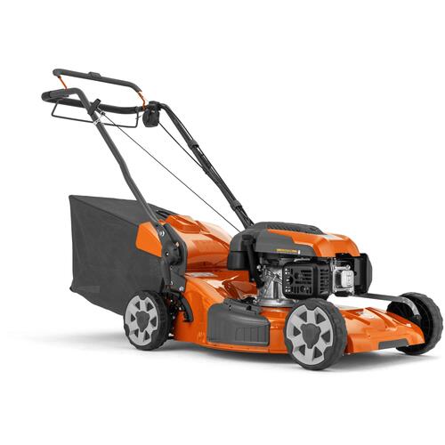 オレンジブック トラスコ中山　TRUSCOHusqvarna プロ用芝刈機 ローンモア LC356V 〔品番:970842501〕[ 注番:7342176]特長●LC 356Vは、大規模な庭園向けです。●始動が簡単なOHCエンジンを備えた後輪駆動の耐久性の高い自走式芝刈機です。●幅広で頑丈なスチール製カッティングデッキです。●集草／側方／BioClip(オプション)から排出方法を選べます。●ハンドルバーは簡単に折りたため、コンパクトに収納できます。●刈高調整もワンハンドで簡単にできます。●特大の集草バッグと集草ブレードにより、刈り取った後の芝の取り残しが少なく、すっきりとしたプロフェッショナルな仕上がりを実現します。仕様●刈込幅(mm)：560●刈込高さ(mm)：25〜75●ブレード数(枚)：1●燃料タンク容量(L)：1.5●出力(KW/rpm)：2.6●排気量(［［CM3］］)：166仕様2●プロ用芝刈機材質/仕上セット内容/付属品注意原産国（名称）中国JANコード7333377786509本体質量35kgオレンジブック トラスコ中山　TRUSCOHusqvarna プロ用芝刈機 ローンモア LC356V 〔品番:970842501〕[注番:7342176][本体質量：35kg]《包装時基本サイズ：1040×620×455》〔包装時質量：44000g〕分類》園芸用品》緑化用品》芝刈機・芝生手入れ用品☆納期情報：オレンジブック掲載以外でメーカー直送品【法人限定＝会社名ご記入お願い致します。】