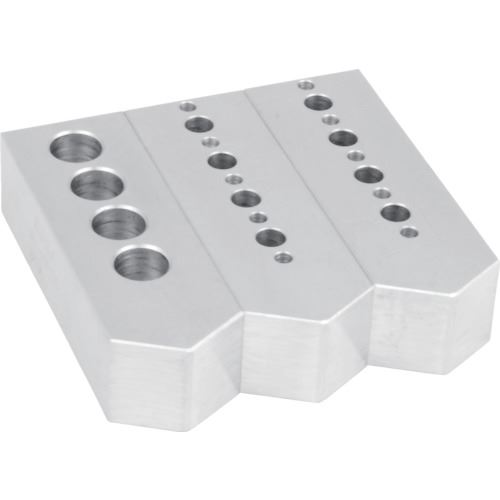 オレンジブック トラスコ中山　TRUSCOARM 北川エアチャック用アルミ生爪ALKPC6H19 〔品番:ALKPC6H19〕[ 注番:8377366]特長●鉄生爪よりも柔らかいのでワークにキズをつけにくいです。●柔らかいので楽に削れ作業性がよいです。●鉄生爪よりも軽いので遠心力で把握力が低下しにくいです。●1set3個を同時加工の高精度品です。●寸法指定の特殊生爪も製作可能です。●鉄製生爪もございます。●標準高さ・高爪があります。用途●旋盤チャック用。仕様●チャック外径(インチ)：6●長さ(mm)：73.4●幅(mm)：25●高さ(mm)：19●チャックサイズ(インチ)：6●適合チャック：KPC63C100P / KPC63C100EP / KPC63C100EP1●適合メーカー：北川鉄工所●A(mm)：73.4●B(mm)：25●H(mm)：19●F(mm)：26●参考図(爪形状)：7仕様2材質/仕上●アルミ合金セット内容/付属品注意●出荷単位は1セット(3個)です。原産国（名称）日本JANコード4981116276090本体質量0.3kgオレンジブック トラスコ中山　TRUSCOARM 北川エアチャック用アルミ生爪ALKPC6H19 〔品番:ALKPC6H19〕[注番:8377366][本体質量：0.3kg]《包装時基本サイズ：81×80×35》分類》工作機工具》ツーリング・治工具》チャック・生爪☆納期情報：メーカー取り寄品（弊社より発送）