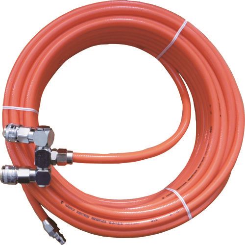 オレンジブック トラスコ中山　TRUSCOヤマト ウレタンブレードホース(分岐カップリング付)LR2−NF85−10 〔品番:LR2NF8510〕[ 注番:8575545]特長●柔軟・滑り・軽量で操作性に優れています。仕様●使用流体：圧縮空気仕様2●最高使用圧力：1.5MPa●使用温度範囲：-20〜60℃●ホース材質：軟質ポリ塩化ビニル●ホース径：内径8.5mm×外径12.5mm●金具：ヤマト分岐カップリング材質/仕上●軟質ポリ塩化ビニルセット内容/付属品注意原産国（名称）日本JANコード4562335563439本体質量1224gオレンジブック トラスコ中山　TRUSCOヤマト ウレタンブレードホース(分岐カップリング付)LR2−NF85−10 〔品番:LR2NF8510〕[注番:8575545][本体質量：1224g]《包装時基本サイズ：300×300×50》〔包装時質量：1224g〕分類》空圧用品》流体継手・チューブ》エアチューブ・ホース☆納期情報：オレンジブック掲載以外でメーカー直送品【法人限定＝会社名ご記入お願い致します。】