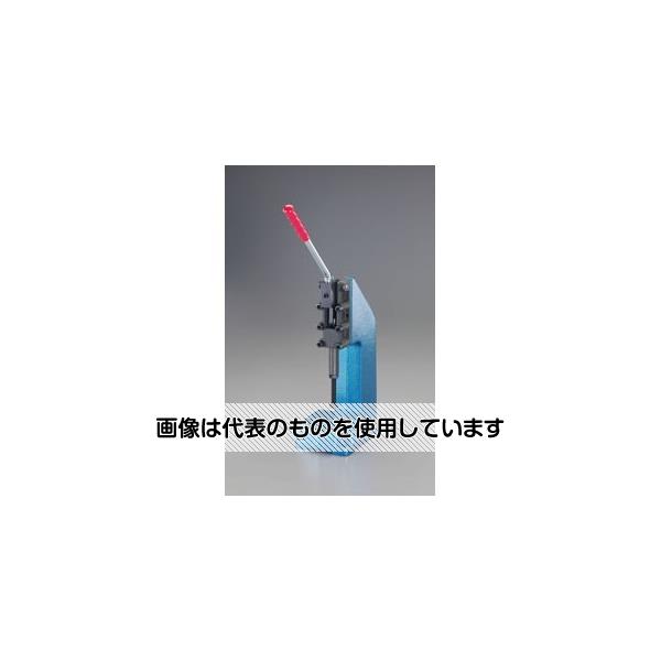 【アズワン AS ONE】実験室設備 工具類 工具、道具 ●垂直に上下しますので、せん断加工、かしめ、パンチにも適しています。 商品の仕様 ●プッシュプル・プレス型 ●締付能力：1200kg ●ストローク：50mm ●クランプ部：六角ボルト頭(M10×P1.5) ●本体サイズ：126×210×290(H)mm(ハンドルを除く) ●重量：7.4kg ●取付穴：4箇所 【※ご注意ください】商品は代表の画像を使用しています。