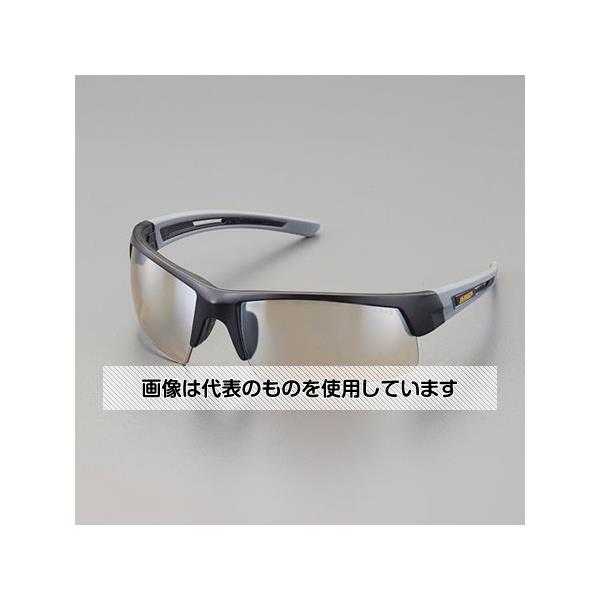 【アズワン AS ONE】実験室設備 工具類 工具、道具 ●ゴム製のノーズピースは柔らかく、フィットします。 ●幅広レンズで側面も保護できます 商品の仕様 ●めがねサイズ：A／143mm、B／162mm、 C／120mm、D／40×72mm ●重量：32g ●レンズカラー：スモーク(インドア/アウトドア) ●材質：レンズ／ポリカーボネート ●99.9％UVカット ●ソフトラバーノーズパッド付 ●つるにソフトラバー付 【※ご注意ください】商品は代表の画像を使用しています。