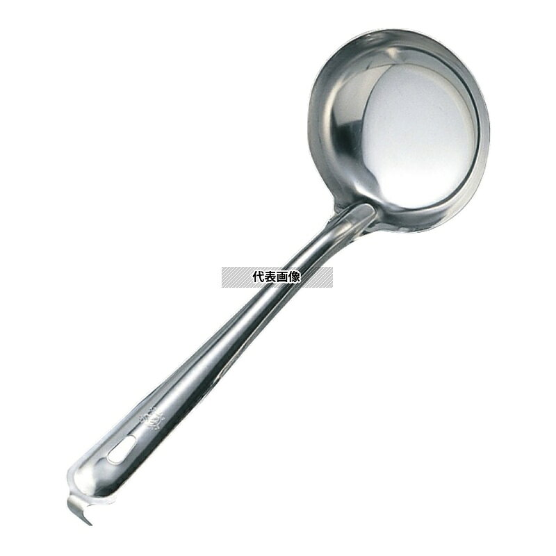 商品の特徴 18-0(ステンレス) 杓子 9.2cm 90cc 共柄 (カギ付) 大 ●カギ付 製品仕様 ●英語商品名:Stainless-Steel Ladle and Handle with Hook 9.2cm 90cc ●商品ブランドシリーズ:EBM(江部松) ●品名情報分解1 物:杓子 ●品名情報分解3サイズ:9.2cm ●外寸:φ92×200/ ●容量:90cc ●材質:18-0ステンレス/ JANコード：4548170072374