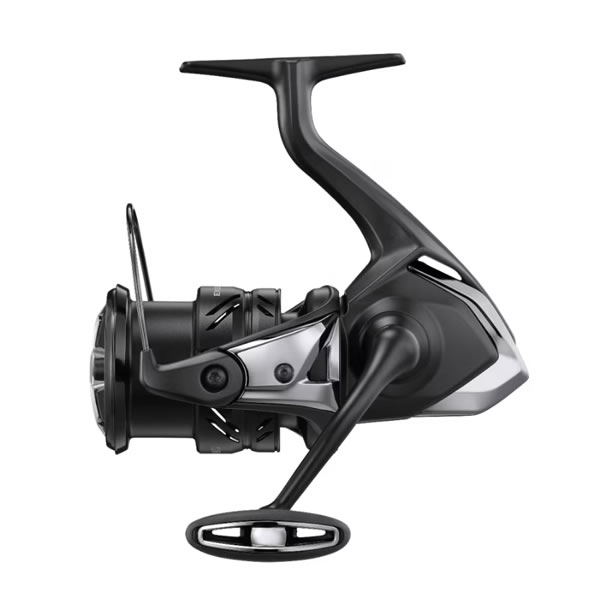 商品の特徴 シマノ(shimano) 23エクスセンス XR 3000MHG スピニング 汎用 リール 手元の神経を研ぎ澄ます、充足の専用モデル。 洗練されたデザインと、内部の機能性を大幅にグレードアップしたエクスセンスXR。フラッグシップモデルに迫る機能性は、情報量の少ないナイトゲームにおいてアングラーの頼れる武器となるはずだ。 このリールは、シーバスへの飽くなき探究を続けるアングラーをさらなる高みへ押し上げる。 製品仕様 ●品番：3000MHG ●ギア比：5.8 ●実用ドラグ力(Kg)：3.5 ●最大ドラグ力(Kg)：9 ●自重(g)：200 ●スプール　径(mm)/ストローク(mm)：47/17 ●糸巻量ナイロン(lb-m)：8-130, 10-110, 12-85 ●糸巻量ナイロン(mm-m)：0.25-125, 0.30-85 ●糸巻量フロロ(lb-m)：8-110, 10-90, 12-80 ●糸巻量PE(号-m)：0.8-235, 1-190, 1.2-150 ●最大巻上長(cm/ハンドル1回転)：86 ●ハンドル長さ(mm)：55 ●ベアリング数BB/ローラ—：9/1 ●夢屋スプールタイプ：S-20 ●夢屋ハンドルノブタイプ：A ●夢屋ハンドルタイプ：H-11 ●夢屋ハンドルスクリューキャップタイプ：HC-2 ●夢屋リールスタンドタイプ：C JANコード：4969363046178