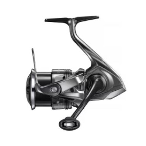 商品の特徴 シマノ(shimano) 24 ツインパワー 2500S [TWIN POWER] 2024年モデル スピニングリール バスフィッシングに使うならまずこのモデルから。 ノーマルギア比仕様、フロロ5lb-100mのラインキャパで、スローな釣りをメインに展開するのに最適です。 製品仕様 品番：2500S ギア比：5.1 実用ドラグ力(Kg)：2.5 最大ドラグ力(Kg)：4 自重(g)：210 スプール　径(mm)/ストローク(mm)：47/17 糸巻量ナイロン(号-m)：- 糸巻量ナイロン(lb-m)：5-110, 6-95, 8-70 糸巻量ナイロン(mm-m)：0.16-150, 0.18-120, 0.20-95 糸巻量フロロ(号-m)：- 糸巻量フロロ(lb-m)：4-130, 5-100, 6-80 糸巻量PE(号-m)：0.6-200, 0.8-150, 1-120 最大巻上長(cm/ハンドル1回転)：75 ハンドル長さ(mm)：50 ベアリング数BB/ローラー：9/1 夢屋スプールタイプ：S-33 夢屋ハンドルノブタイプ：A 夢屋ハンドルタイプ：H-11 夢屋ハンドルスクリューキャップタイプ：HC-2 夢屋リールスタンドタイプ：C, E JANコード：4969363046789 シマノ(shimano)　スピニングリール ツインパワー C2000S 2024年モデル ツインパワー 2500S 2024年モデル ツインパワー 2500SHG 2024年モデル ツインパワー 3000MHG 2024年モデル