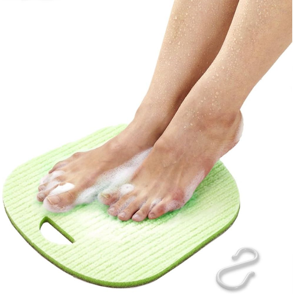 サンコー BH-45 びっくり足裏つるつるグリーン | びっくり足裏つるつる 足裏洗浄 フットブラシ 高齢者用 妊婦用 足裏ケア 角質ケア お風呂 洗いやすい タオルバー 吊り下げ 収納 フリーサイズ 日本製 すべり止め 配慮 吸盤不要 泡立ち 洗浄効果 汚れ防止