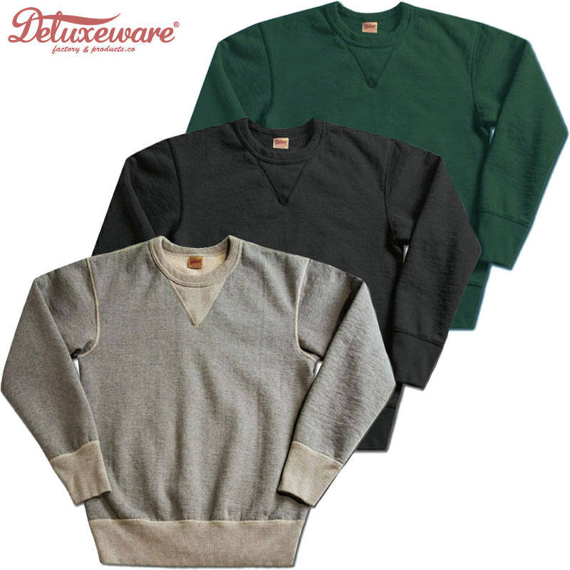 【商品名】 DELUXEWARE デラックスウエア スウェット S101-00 FLAT.SEAM PLAIN 【商品紹介】 50s HEAVY SWEATER 最高品質の大人気定番セットインスウェットシャツ 1930sから原型を創り始め、1940sには華々しく市場に出回ったコットン製ニットのスウェットシャツ。首元にガゼットと呼ばれるV型のはめ込みフライスが付く前Vタイプ、それが前後につく両Vタイプ、セットンスリーブやフリーダムスリーブなどいくつかの種類に分類されます。その枝葉の派生は面白く、コットンニットの質感も含めると数十種類にも及びます。1950s前半、技術の進化と共に新たな紡績機が市場に出回ったことで、より早くより効率的に綿を糸にすることが可能になり、この紡績機のおかげでスウェットシャツはさらに普及したとされています。この紡績機は創る糸質に特徴を持ち、ドライかつ固い質感を持っていたことから必然的に出来上がるコットンニットにもその特徴が反映されていた。この特徴を引き継ぎ更に品質の高みを目指したものがデラックスウエア製スウェットシャツです。 【素材・産地】 素材表示：コットン100％ 素材産地：和歌山県和歌山 素材設備：旧式吊編機 製造産地：秋田県大館(自社) 製造設備：ユニオンスペシャル DELUXEWARE(デラックスウエア)DELUXEWARE/デラックスウエアS101-00 FLAT.SEAM PLAIN 商品名 DELUXEWARE デラックスウエア スウェット S101-00 FLAT.SEAM PLAIN 商品紹介 50s HEAVY SWEATER 最高品質の大人気定番セットインスウェットシャツ 1930sから原型を創り始め、1940sには華々しく市場に出回ったコットン製ニットのスウェットシャツ。首元にガゼットと呼ばれるV型のはめ込みフライスが付く前Vタイプ、それが前後につく両Vタイプ、セットンスリーブやフリーダムスリーブなどいくつかの種類に分類されます。その枝葉の派生は面白く、コットンニットの質感も含めると数十種類にも及びます。1950s前半、技術の進化と共に新たな紡績機が市場に出回ったことで、より早くより効率的に綿を糸にすることが可能になり、この紡績機のおかげでスウェットシャツはさらに普及したとされています。この紡績機は創る糸質に特徴を持ち、ドライかつ固い質感を持っていたことから必然的に出来上がるコットンニットにもその特徴が反映されていた。この特徴を引き継ぎ更に品質の高みを目指したものがデラックスウエア製スウェットシャツです。 素材・産地 素材表示：コットン100％ 素材産地：和歌山県和歌山 素材設備：旧式吊編機 製造産地：秋田県大館(自社) 製造設備：ユニオンスペシャル 和歌山にて旧式吊編機により製造する吊裏毛素材。本来この旧式編機は「フワフワに柔らかく空気を含むように編み上げる特徴」を持ちますが、デラックスウエア企画では旧式吊編機に手を加え、最高密度で編み上げることでしっかりとしていながら突出した高保温性を得ています。またドライな手触りと着込む程に体に馴染む質感がデラックスウエアのオリジナル吊裏毛の特徴です。 カラー 杢GRAY.BEIGE (杢グレーベージュ) CORE.BLACK (コアブラック) D.GREEN (Dグリーン) 注意 画面上と実物では多少色具合が異なって見える場合もございます。ご了承ください。 サイズ 身丈 身幅 袖丈 肩幅 (S) 56.5 46.0 55.5 44.0 (M) 59.5 49.0 57.5 45.0 (L) 62.5 52.0 59.5 46.0 (XL) 64.5 55.0 60.5 47.0 (USM) 64.5 58.0 60.5 48.0 (USL) 67.5 61.0 61.5 49.0 ※ブランドHP参照。多少の誤差はご了承ください。