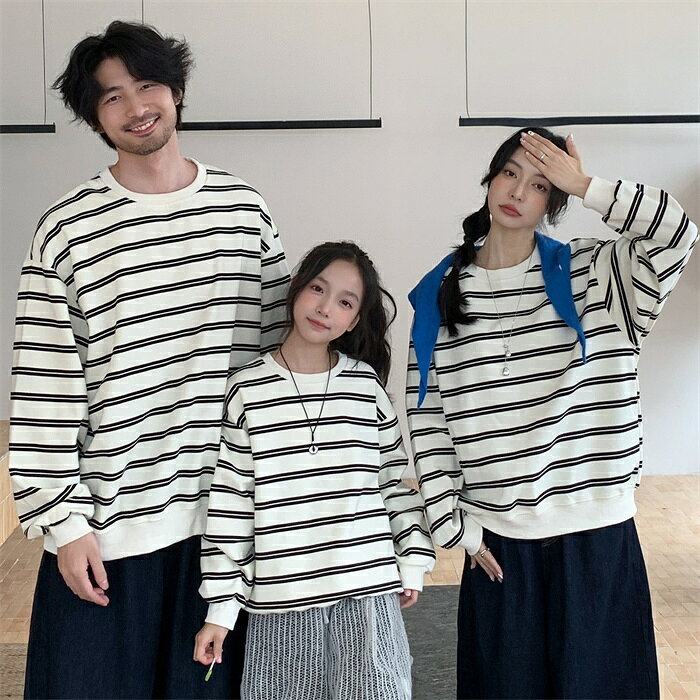 商品情報商品名親子 ペアルック tシャツ 長袖 親子 ペアルック ストライプ柄 パーカー 親子ペアルック 春 秋 トップス ゆったり ママ パパ 親子 ペアルック 女の子 長袖シャツ ペアルック 親子 長袖 親子お揃い服 大きいサイズ 子供 カップルお揃い プレゼント クリスマスカラー写真通りサイズ80 90 100 110 120 130 140 150 S M L XL XXL 3XL素材コットンご注意色注意書き モニター発色の具合により色合いが異なる場合がございますサイズ注意書き サイズ表記には多少の誤差(1～3cm程度)が生じる場合がございます製造注意書き 機械による生産の為、生地の継ぎ目の若干のズレやほつれなど、形やサイズに多少の誤差が生じる場合がございます親子 ペアルック tシャツ 長袖 親子 ペアルック ストライプ柄 パーカー 親子ペアルック 春 秋 トップス ゆったり ママ パパ 親子 ペアルック 女の子 長袖シャツ ペアルック 親子 長袖 親子お揃い服 大きいサイズ 子供 カップルお揃い プレゼント クリスマス 親子 ペアルック tシャツ 長袖 親子 ペアルック ストライプ柄 パーカー 親子ペアルック 春 秋 トップス ゆったり ママ パパ 親子 ペアルック 女の子 長袖シャツ 5