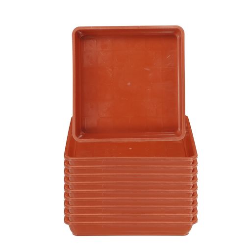 材質:PPプラスチック|外側高さ:3.5cm/1.4インチ|外側長さ:25.5cm/10インチ|内側長さ:22cm/8.7インチ|数量:10枚 耐久性のあるPPプラスチック製で、厚みがあり頑丈、細部まで丁寧な作りになっており、割れにくく長持ちします。適度な高さ設計で、余分な水や土をしっかりキャッチ。受け皿と床や家具の間で重要な役割を果たし、周囲を清潔に保ちます。 安定性向上:滑り止め加工で受け皿と置き面の摩擦が増し、植物を安定させます。 シンプルながら洗練されたデザインで、窓辺、テーブル、棚、寝室、リビング、キッチン、ガーデン、パ ティオ、バルコニー、事務所など、屋内・屋外を問わず様々な場所の魅力を引き立てます。 1.シンプルなデザインで、どんな鉢の色にも調和し、陶器、粘土、プラスチック製の鉢に適しています。 2.植物容器の上部直径を測り、同じか少し大きめのサイズの受け皿を選ぶことをおすすめします。