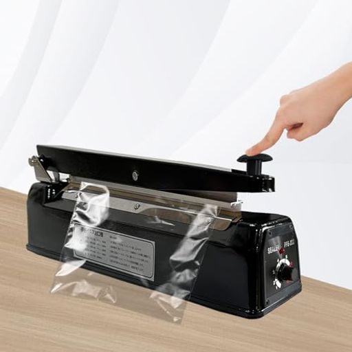 🌟【製品仕様】ブラックメタルボディシーラー、プラスチックと比較して、より良い質感と耐久性、シールの長さ:200MM、シール幅:5MM、重量:1.20キロ、セットが含まれています:1本体、2スペア電熱キットとマニュアル1。 🌟【スマートパワーオフ】ハンドルを押すと表示灯が点灯し、機械が作動し、予定時間が経過すると表示灯が消えてシールが完了します。 ハンドルから手を離すと電力は供給されません。 これがインパルスシーラーの動作原理であり、連続シールが可能です。 連続運転時間が長すぎたり、機械の温度が高すぎる場合には、運転を一時停止し、しばらく機械を休ませてから作業を続けることができます。 🌟【広いシール幅】広い5MMのシールくぼみは、2MMと3MMのシールくぼみよりも完璧で、より強いシール、シールアプリケーションの広い範囲、毎日のバッグシールのニーズを満たす、家庭と商業用のマシンの完璧な体現者です。 🌟【8調整可能なギア】温度は自由にあなたの好みに合わせて、推奨レベル、ビニール袋:1〜3レベル、クラフト紙袋:4〜5レベル、アルミ箔袋:6〜8レベル、高温シーリング、簡単でトラブルフリー。