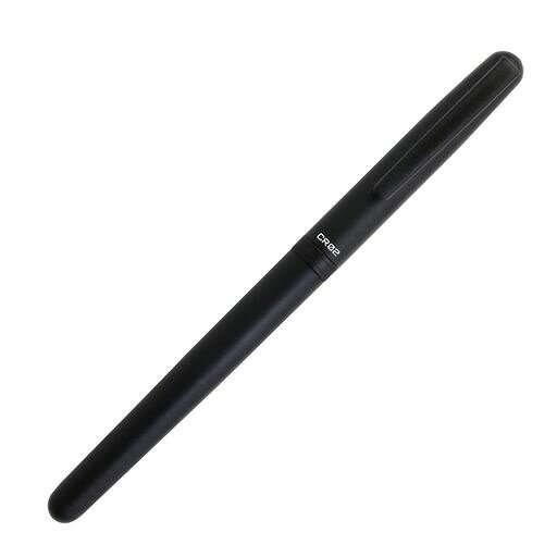 【サイズ】全長142.6mmx軸径10.6mmx最大幅13.5mm 【重量】25g 【ボール径】0.5mm 【材質】キャップ・軸・グリッパー:アルミニウム、口金・頭冠・リング:真鍮、クリップ:SK材 【生産国】日本 【替芯】C-305クロ(0.5mm)