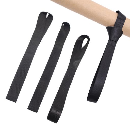 【セット内容】数量:4パック、サイズ:約2.5*30cm、カラー:ブラック、素材:ポリエステル。 【耐摩耗性】優れた耐久性と長寿命で、車内での使用はもちろん、軽トラックや運搬車への積載時のタイダウンストラップとしても活躍します。汚れても水で簡単に洗浄でき、環境に優しい製品です。 【輸送時の安全】バイクを輸送する際の固定や、強風時の転倒防止に使えるフックストラップ4本セット。軽トラックやトランスポーターへの積載時は、タイダウンストラップと併用できます。 【使いやすい】このソフトループバンドは、結び目のあるスリップノットで簡単にループ状にできるので、とても使いやすいです。汚れても水で簡単に洗えます。環境に優しい素材です。 【多用途】貨物、アンカーポイント、フック、トレーラー管理、バンジー、ラチェットタイダウン、キャンプクルル、オートバイの固定、ATV、4輪車、自転車。