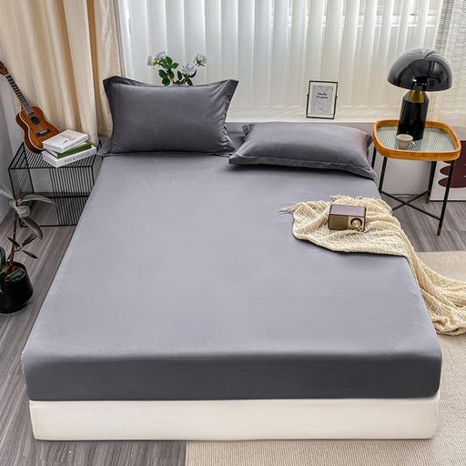 【商品仕様】サイズ:シングル・100x200cm/セミダブル・120*200cm/ダブル・140*200cm/クイーン・160*200cm/キング・180*200cm。マチ部分:約25cm、厚さ5-20cmほどのマットレスに適しています。素材:ポリエステル100%(ご注意:シーツのみで、枕カバーは含まれていません。) 【360°全周ゴム付き】ベッドシーツは360°全周ゴム仕様で寝返りしてもズレにくく、マットレスをしっかり固定できて着脱も簡単です。マットレスの角をひったり包み、寝返りしてもズレにくいです。無地なのでどんなお部屋にも合わせやすい。 【吸水速乾&amp;抗菌防臭】:優れた吸湿性と通気性で、汗でもベタつかないサラサラ感を保ちます。梅雨時期でもさわやかにすごせそうです。汗をかく季節には洗いやすい素材は嬉しいですね。優れた抗菌防臭効果で細菌の増殖を抑制し、防臭効果を発揮します、年間通し快適にお使いいただけます。 【季節を問わずに使えるボックスシーツ】:耐久性が高く、長くご使用いただけます。豊富なサイズから、あなたのマットレスに適したシーツをお選びください。