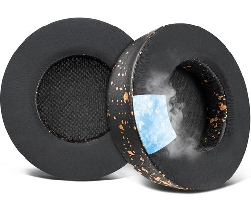 【対応機種】VirtuosoRGBWirelessXTSEゲーミングヘッドセットと互換性があります。 【冷却ジェル】ヘッドパッドの表面は通気性良いのアイスシルク生地を採用されて、その下の層に冷却ジェルが入ります。汗を吸収する素材なので、長時間の間に使用しても蒸れにくいです。ヘッドセットと超ぴったりです。 【サウンドを強化させ】ボロボロのヘッドホンパッドの見た目をキレイに復活できるうえ、パッドを取り付けると、音質に変化はありませんし、ノイズキャンセリングに悪い影響を与えることもありません、ノイズアイソレーションと快適さを両立させます。 【簡単に取り付けられる】ユーザーガイドに従って、イヤーパッドの取り替えることを簡単にできます。ただ数分間でとても便利で迅速の操作が実現できます。(万が一わかりにくい点がありましたら、お気軽にお問い合わせください。) 【頑丈性十分】イヤパッドが裂けないようにパッドの内側の縫い目にステッチと強力な接着剤を追加させました。