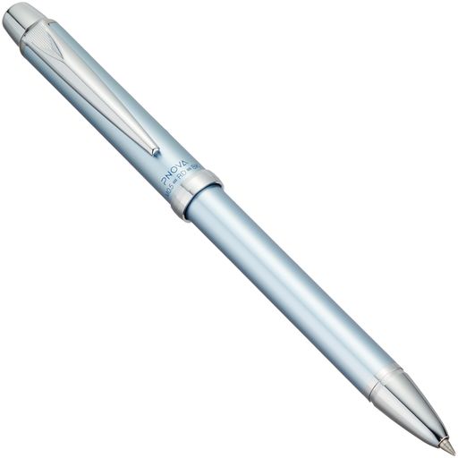 【PNOVA/ピノバ】シャープペンシル0.5mm+低粘度インクでスムース筆記のサラボボールペン黒・赤の3機能複合筆記具 【切り替え機構】わかりやすくフォーマルなスタイルを可能にするキャップ左右回転メカニズムを採用 【胴軸・後軸】アルミにアルマイト加工【中間リング・テーパー】黄銅にクロームメッキ【クリップ】バネ鋼にクロームメッキ【天冠】黄銅にクロームメッキ 【替インク】SBSP-120S-(EF0.5)#1黒/#2赤 【本体サイズ】最大軸径12.2x143.2mm/重量21.5g