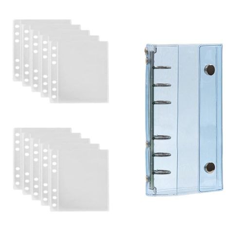 ステッカー収納 コンパクトサイズ: A6サイズ(約19.6cmx13.2cm)のミニバインダー式で、持ち運びに便利なステッカーブックです 大容量収納: 両面使用可能なリフィル10枚付きで、お気に入りのシールやステッカーをたっぷり整理して保管できます 透明デザイン: クリアな透明素材を使用しており、中身が一目で確認でき、コレクションを美しくディスプレイできます カードポケット付き: ステッカーだけでなく、トレーディングカードや写真の収納にも対応した多機能アルバムです 推し活に最適: バインダー式でページの追加や入れ替えが自由自在、アイドルやキャラクターグッズの整理に便利なノート型アルバムです