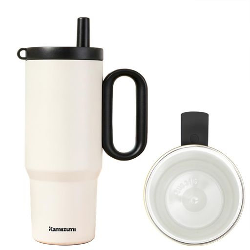 【セラミック加工・飲み物を選ばない】内側には高品質なセラミックコーティングを施し、金属臭を完全にカット。コーヒー、紅茶、炭酸、牛乳、豆乳、スープなど、あらゆる飲み物に対応。ニオイ移りや色移りの心配がなく、飲み物本来の美味しさを最後まで楽しめます。 【ストレーナー&amp;ストローの2WAY設計】取り外し可能な茶こし(ストレーナー)が付属。茶葉やハーブティーを直接入れて、オフィスや自宅で淹れたてを楽しめます。専用ストローと直飲みの両方に対応する2WAY蓋で、シーンに合わせた使い分けが可能です。 【最強の保冷・保温性能】ステンレス製双層真空断熱構造により、外気の影響を受けにくく、飲み頃の温度を長時間キープ。氷を入れても結露せず、バッグやデスクを濡らす心配もありません。夏はアイス、冬はホットで一年中活躍します。 【車載対応・抜群の安定感】底径がスリムな設計で、ほとんどの車のドリンクホルダーにジャストフィット。滑り止めのシリコン底面を採用し、走行中のカタカタ音を抑え、安定感も抜群です。長時間のドライブや通勤のベストパートナーに。