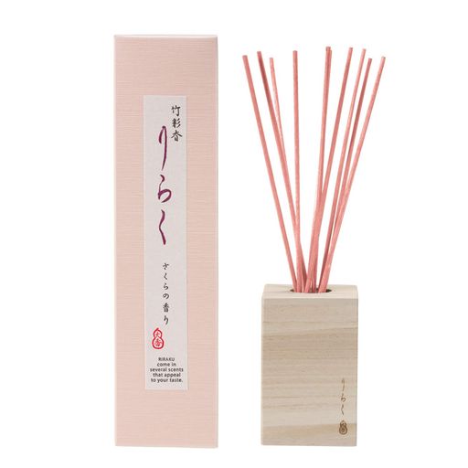 原産国 : 日本 内容量 : 50ML 商品サイズ (幅X奥行X高さ) : 62×62×240MM