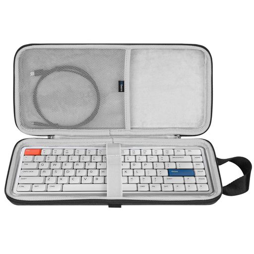 多くの84鍵ウルトラスリムキーボードに対応します。ご使用のキーボードと互換性があるかどうか、製品サイズ説明と製品適合表をご参照ください。 デザイン性の高いハードシェルは、キーボードを落下、衝撃、押しつぶしから保護します。 ケースには快適なハンドルや調整可能なストラップ付きで、仕事や旅行中に持ち運びやすい。また、内蔵したトップにあるメッシュポケットは小型アクセサリーを収納するのに便利です。 キーボードに適した最大寸法 (内寸): 13 x 5.9 x 1.6インチ (33 x 15 x 4 cm) ロジクール Logitech POP メカニカル, Keychron K3 Version 2, Chilkey Slice75 HE, MelGeek O2, Flow Lite 84, LOFREE Flow84, RK ROYAL KLUDGE N80, EPOMAKER Luma84, nuphy Air75 V2, nuphy Air75 HE, IQUNIX MQ80と互換性があります。