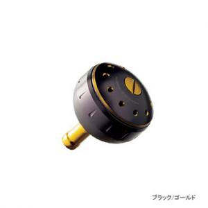 アルミラウンド型パワーハンドルノブ ブラック/ゴールド M タイプB用■自重(g)：25.5■適合機種：08ステラSW全機種、09ツインパワーSW全機種、08バイオマスター6000PG・8000PG、09アルテグラ6000PG、ブルズアイXT遠投全機種、クラド301J・300HJ・301HJ、電動丸ヤリイカスペシャル1000、電動丸400C掲載商品につきましては、一部店頭在庫（実店舗）と共有している商品もございます。また、一部問屋、メーカーとの共有在庫につきましてはご注文をいただいてからお取り寄せし発送となります。「在庫有り」の表示があっても、在庫更新のタイミングのズレなどのため、ご注文後に欠品が発生する場合がございます。完売や欠品の場合は、ご注文をキャンセルさせていただく場合がございます。誠にご迷惑をお掛けいたしますが、予めご了承ください。なお、「ご注文内容の確認とお届けについてのお知らせ」メール送信後は、キャンセルを承ることが出来かねますのでご了承ください。輝き放つオリジナリティ