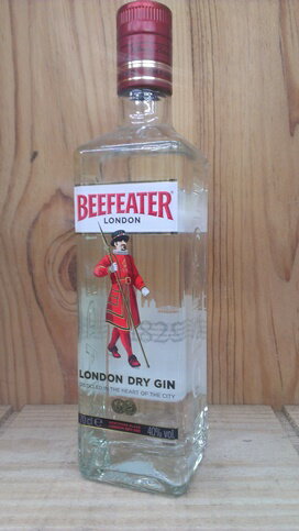 ビーフィータ—40％　700ml(正規品)Beefeater 40% London Dry Gin