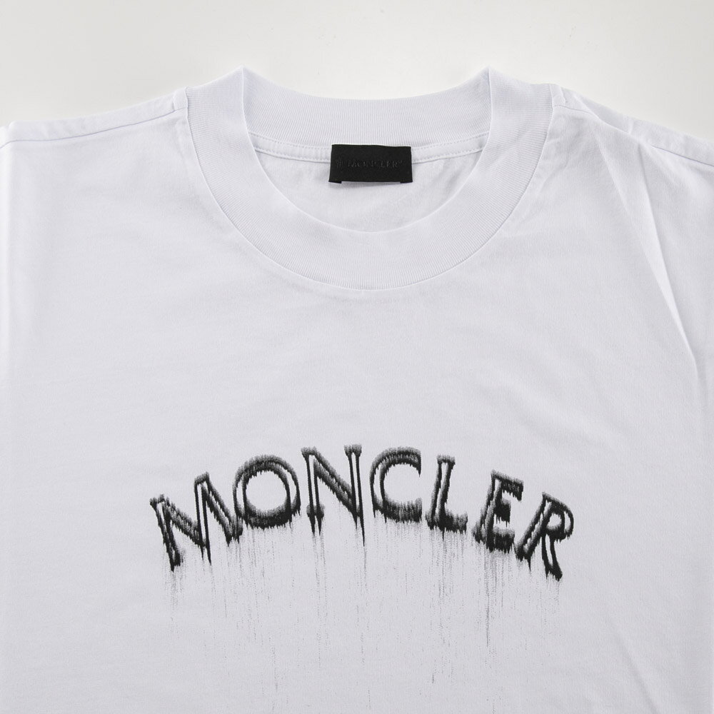 【お買い物マラソン期間中ポイント5倍】【5のつく日限定★10%クーポン★】モンクレール MONCLER メンズトップス 水性ロゴプリント 袖パッチ付き Tシャツ 8C000.02.89A17　 　フィットハウス