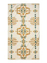 PENDLETON(ペンドルトン) OVERSIZED JACQUARD TOWELS ・ジャガード柄アメリカンサイズバスタオル ・肉厚コットンを使用 ・アウトドアレジャーや、フェス、自宅のタオルケットやソファーカバーにも最適 ・表はベロア調、裏はループ織り カラー：ROCK POINT IVORY(ロックポイント アイボリー) 素材：コットン 100% サイズ(※単位はcmになります。) 縦：178 / 横：102 ※サイズ感には個人差がございますので、あくまでも目安とお考え下さい。 ※価格・デザイン・仕様について、メーカーの都合により予告なく変更することがあります。あらかじめご了承ください。 ※上記のサイズ詳細は商品により若干の誤差が生じる可能性がございます。 ※ご使用のPC環境により、製品によっては実際の商品と若干の色合いの違いが生じる場合があります。 ※商品到着後7日以上経過した商品・プライスダウンしたセール商品の返品交換は、一切お受けする事が出来ませんのでご注意ください。詳しくは、返品交換についてをご覧ください。 【在庫について】 すべての商品は実店舗、自社サイトとの共有在庫となります。 在庫更新は随時(実店舗営業時間内のみ)おこなっておりますが、ご注文いただきました商品をご用意できない場合もございます。 その場合、3日以内に必ず電話もしくはメールにてお知らせいたします。あらかじめご了承ください。