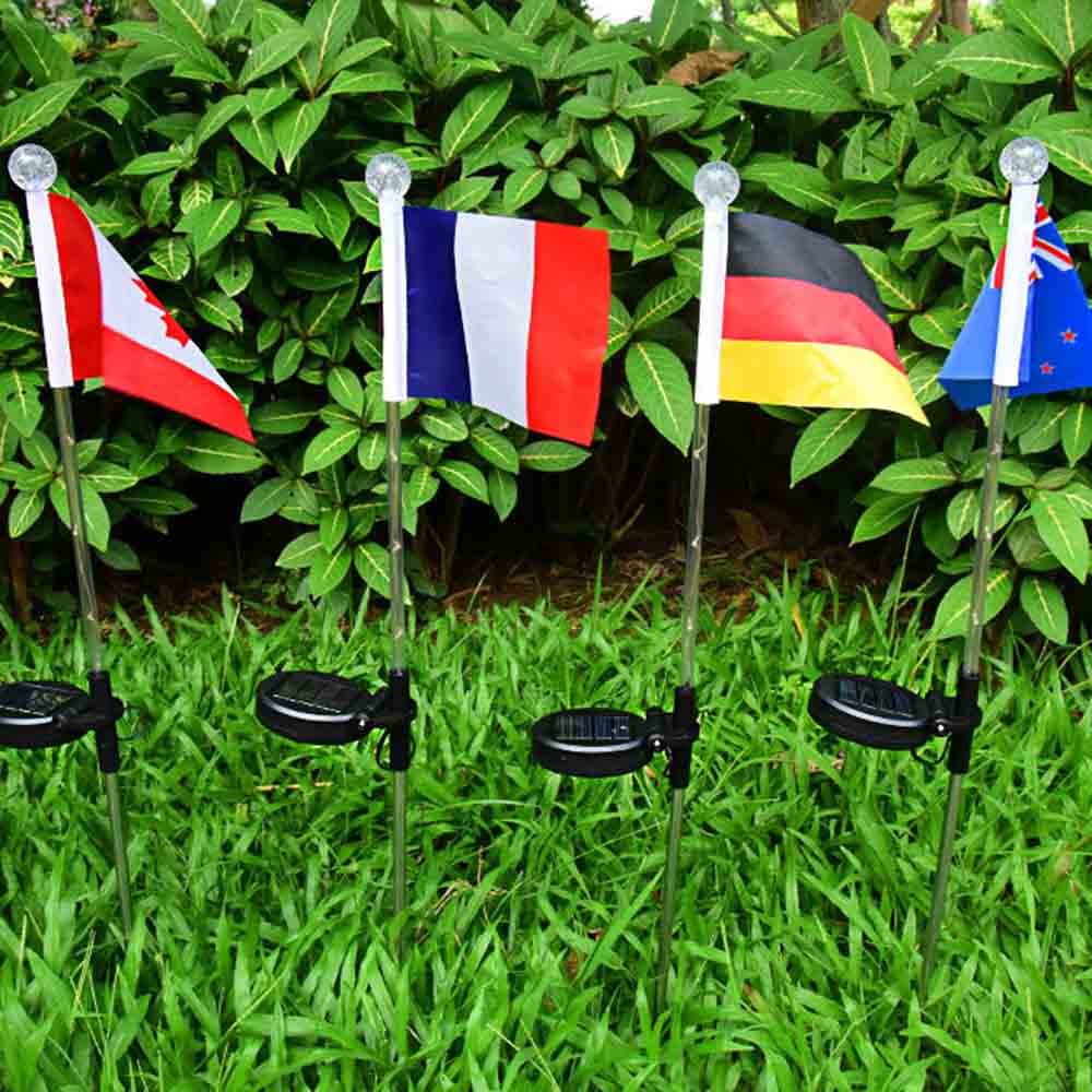 ＼マラソン期間 P10倍／クリスマス 飾り ソーラーライト 埋め込みライト 屋外ガーデンデコレーションライト イルミネーションライト 庭園灯 芝生ランプ 自動点灯 芝生 庭 風景 ソーラー充電 電飾 飾りライト パーティ 装飾 防水