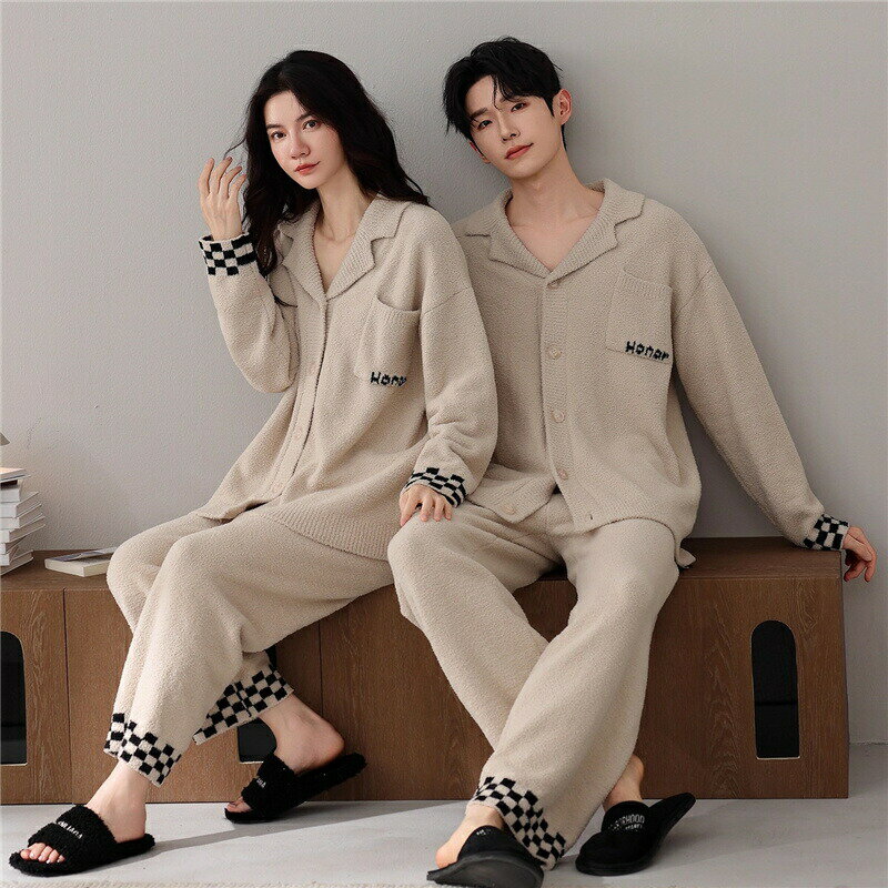 ペアパジャマ もこもこ 冬 男女2着 セット 厚手 カジュアル 防寒 ゆったり 前開き カップル パジャマ 折り襟 ルームウェア 無地 シンプル ファッション おしゃれ ペア 長袖 レディース 夫婦 メンズ 上下セット 秋 結婚祝い プレゼント お祝い お揃い ギフト 部屋着