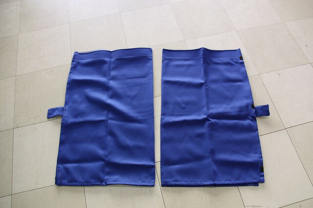 トラックカーテン センターカーテン 大型中型兼用 ノーマル 安心の日本製 ブルー 1級遮光 巾120cmx丈100cm 2枚入り フック16ケ入り トラック用品 運転席と寝台の間仕切りカーテンです。