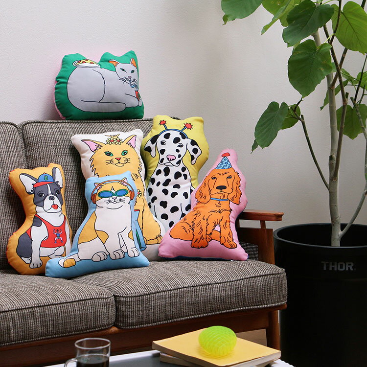 The Enjoy C&D Club Cushion エンジョイ C&D クラブ クッション Cat/Green Cat/Blue Dog/Orange ダイカットクッション クッション モチーフ 犬 猫 イラスト カラフル MIDORI KOMATSU Plays with DETAIL INC.【ポイント10倍】【p1212】 [3]