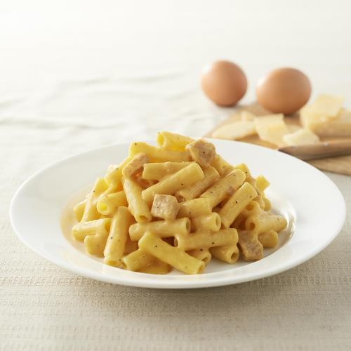 無印良品 素材の旨みひきたつパスタソース 卵黄とチーズのカルボナーラ ・130g（1人前） 84439247