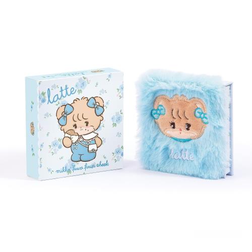 (C)mikko illustrations 10代～30代女性に大人気！Mikkoさんが手掛けるキャラクターが描かれた頬に使用するになります。 全てラメ入り仕様！パッケージはふわふわでキャラクターの雰囲気にぴったりです！ チークのカラーは、ブルベさん向けの”薄ピンク”です。 15歳～