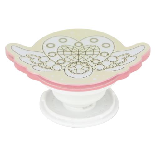 スマートフォンの背面に貼り付けるアクセサリです。 スマートフォンの持ちやすさを向上します。スタンドとしてもご使用いただけます。 使用時：本体上部をスピンすると自動的に飛び出します 収納時：上部をスピンしながら押し込み収納します 接着面が十分に広く平らなプラスチック(ポリカ―ボネート)製の機種・ケースにはご使用いただけます。