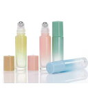 ロールオンボトル 4本セット 10ML アロマ保存容器 香水ロールオン 遮光 ミニボトル 見分け 精油 小分け用 アロマオイル 化粧水 アロマオイル カラー ガ...