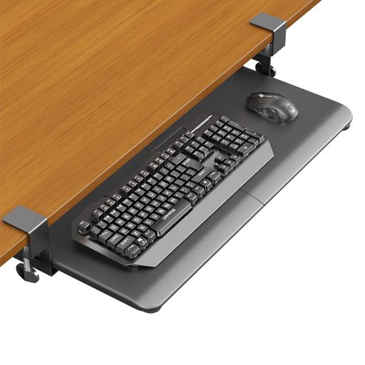 【製品仕様】キーボードトレイ本体サイズ:75.5*30*13.5CM トイレ幅65CM*奥行30CM 前後調節範囲20CM C型クランプ取り付け 対応天板厚:おすすめ【15mm~35mm】 素材 フレーム:スチール トレイ天板:木材 天板保護パッド付く キーボード安全フラップ付く 簡単取り付け 【省スペース&amp;多用途】この65cm (クランプを含むと75.5cm) x 30cmのデスク下キーボードトレイは、キーボード、マウス、その他の小さなアクセサリーをデスクトップの下に収納し、作業スペースを増やします。デスク拡張用後付けで乱雑さのない作業環境を提供しながら、貴重なデスクスペースを節約するのに役立ちます。 【人間工学に基づいた設計】当社のキーボードスライダーは、キーボードとマウスをより人間工学的な高さに上げるように設計されており、肩と首の筋肉への負担を軽減します。トレイはデスクの端から最大20cmまで伸ばせます。タイピングやマウス操作に十分なスペースを提供します。 【スムーズなスライド式】滑らかなスライディングレール設計により、キーボードトレイは前後にスムーズに滑ることができます。