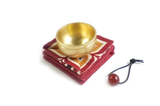 軽やか・・・・8分音符・・・・深い 近く8分音符・・・・・・・・遠い おだやか・8分音符・・・・・・・はなやか プリティ・8分音符・・・・・・・エレガント おりん本体サイズ:Φ45x高さ23mm 和紙袋サイズ:幅63x奥行63x高さ10~7...