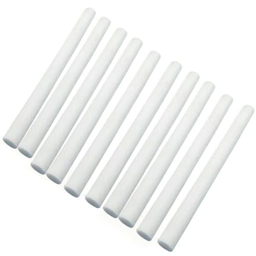 【10本入りのお得なセットで、長期使用に対応】1セットに10本のフィルターコアが含まれており、2~3ヶ月に1回の交換推奨で、1年以上使用可能。頻繁に買い替える必要がなく、コストパフォーマンスに優れ、長期的な加湿器のメンテナンスに最適です。 【高密度コットンで、不純物をしっかりろ過】高密度の純粋コットン素材を使用し、均一で細かい気孔が、水中の泥砂・水垢沈殿物・虫の卵・微粒子を効果的に除去。水垢の拡散を抑え、よりクリーンなミストを噴出します。 【汎用サイズで、ほとんどの小型加湿器に対応】サイズは13.8cmx0.8cmで、市販のUSBミニ加湿器・車載用加湿器の多くに対応可能。長さは自由にカットできるため、さまざまな機種に合わせて調整でき、使い勝手が抜群です。 【吸水力に優れ、安定したミストを実現】吸水性の高いコットンが素早く均一に水を吸い上げ、加湿器に安定して水分を供給。ミストの量が不安定になることを防ぎ、いつでも快適な加湿効率を保ちます。 【取り付け・交換が簡単で、初心者でも安心】特別な工具は不要で、古いコアと交換するだけで使用可能。手順もシンプルで、分解作業なしでメンテナンスが完了。