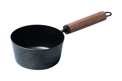 お味噌汁の調理 サイズ(約):径16cmx全長35.5cmx高さ11.5cm(深さ8.0cm)、底の板厚1.4mm 本体重量(約):700g、満水容量:1.4L 素材・材質:本体/鉄製(普通鋼板)、 表面加工/ハードテンパー加工、 持ち手/木製(天然木) 生産国:日本 対応熱源:ガス火・IH100V・IH200V・ハロゲンヒーター・シーズーヒーター