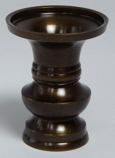 ハセガワ仏壇花立上丸色付3.5号(高さ10.8cmx口径8.3cm)真鍮製仏具用品花瓶(各宗派でお使いいただけます)