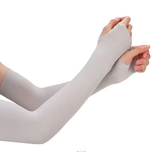 【UPF50+・UV カット 98% 以上】 UPF50+、紫外線カット率 98% 以上。UV 吸収剤加工生地が太陽ダメージを強力ブロック、着用するだけで簡単日焼け防止。 【接触冷感・ロング丈】接触冷感素材採用、肌に触れるだけでひんやり涼しく、汗で濡れると気化熱で冷却効果 UP。体感温度 3~5°Cクールダウン。4cm 長尺改良ロング丈で肩下までしっかりカバー、腕全体の日焼け対策に最適。 【通気性・吸汗速乾】 優れた通気性で長時間着用もムレにくく不快感なし。吸汗速乾生地が汗をすばやく拡散、いつでもサラサラ爽やかな着心地を維持。 【抗菌消臭・抜群フィット】抗菌防臭加工で細菌繁殖を抑え、長時間着用・スポーツ時もニオイ安心。高伸縮素材が肌にぴったりフィット、肘の動きがラクでズレ落ちにくくストレスフリー。 【男女兼用・多用途対応】 ユニセックス設計で男女共用 OK。ウォーキング・ジョギング・自転車・ドライブ・ガーデニング・屋外作業など、日常からアウトドアまで万能に UV 対策可能。