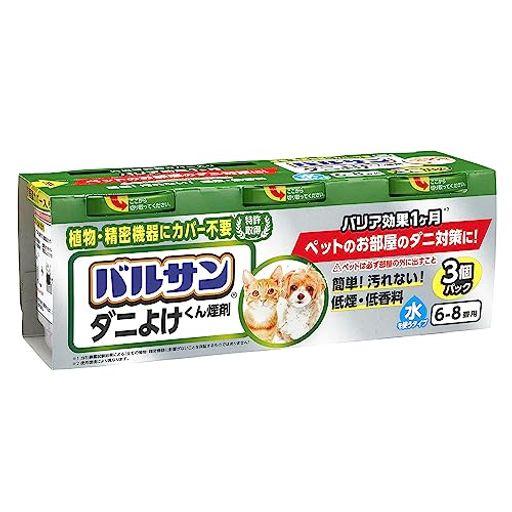 ペットのいるお部屋のダニ対策に!あの「バルサン」のペット用です。 お部屋の植物・家電へのカバー不要でらくらく簡単!水を入れてポンと置くだけ! ミクロの煙がスミズミまで拡散し、ペットのベッド、カーペット、ソファなどまるごと処理します。 バリア効果でダニを寄せつけない空間を1ヶ月つくります。 低煙・低香料タイプ。お部屋を汚しません。